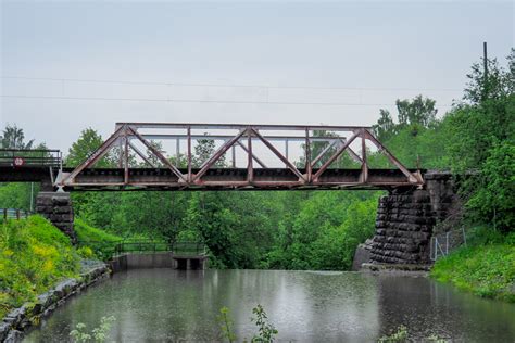 Railway bridges - Research - Structural Dynamics - Department of ...