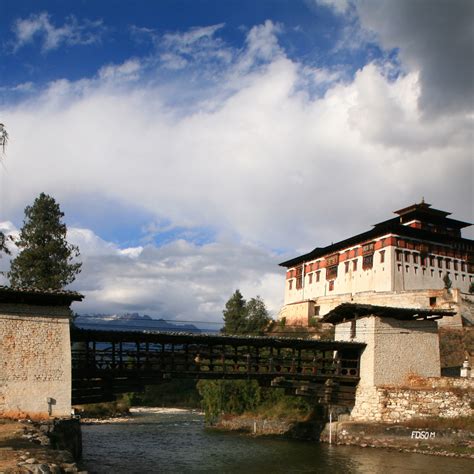 bridge.and.dzong | Cantilever bridge and Paro Dzong. | Dana + LeRoy ...