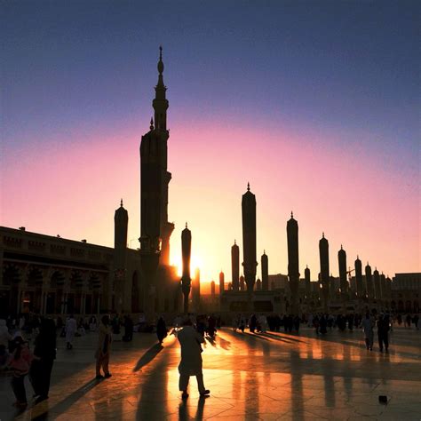 Sunset Mubarak in Nabawi Mosque Medina, King of Saudi Arabia | Medina, Mosque, Pilgrimage