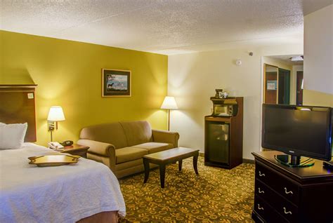 Hampton Inn Frankfort in Frankfort, KY, 1310 US 127 South, Store Hours ...