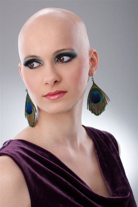 Studio Portrait of Bald Woman Stock Image - Image of fashionable, cosmetic: 34779643