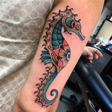 Stylized alien seahorse from today , thanks Jess ️#waterworld #seahorsetattoo | Tattoos, Tattoos ...