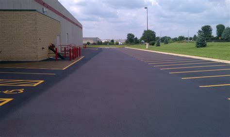 asphalt sealcoating | lineprostriping.com