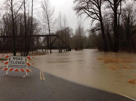 Pineapple Express Heavy Rain Pushes Snoqualmie River to Stage 4 Flood ...