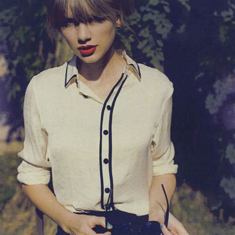 Taylor Swift RED photoshoot | Taylor swift red album, Taylor swift red ...