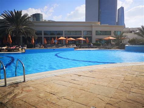 "Pool" Radisson Blu Hotel & Resort Abu Dhabi Corniche (Abu Dhabi ...