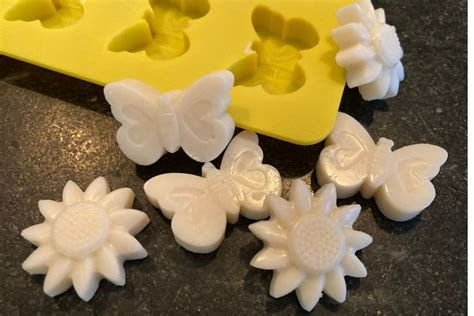 How To Make Wax Melts With Beeswax (An Easy DIY) » UnderStory Healing