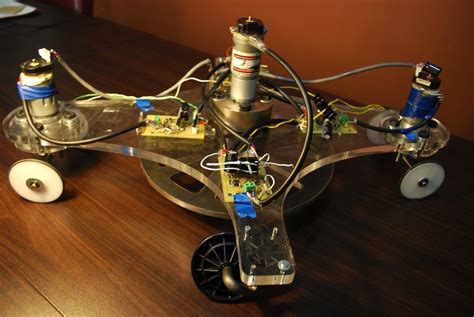 DepotBassam.com: The ShakerBOT: Snakeboard inspired robot