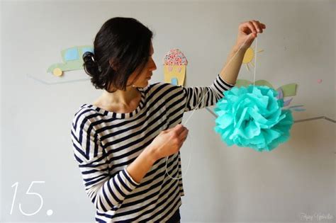 Pompoane/Pom-poms, un tutorial vizual | Pom pom, Tutorial, Umbrella