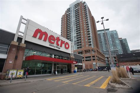 Metro to build new automated grocery distribution centre near Montreal, expand another - The ...