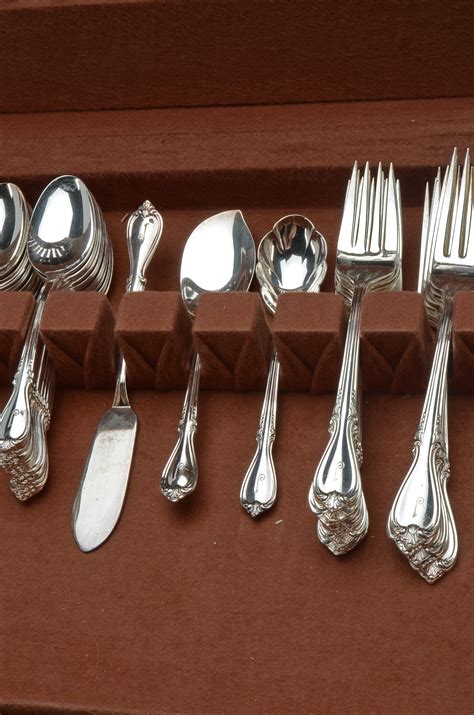 Vintage Wm. Rogers Mfg. Co. Silver Plate "Memory" Flatware Set | EBTH