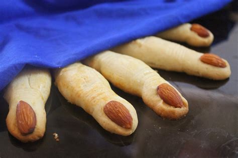 Femi's Kitchen: SPOOKY WITCH FINGER COOKIES