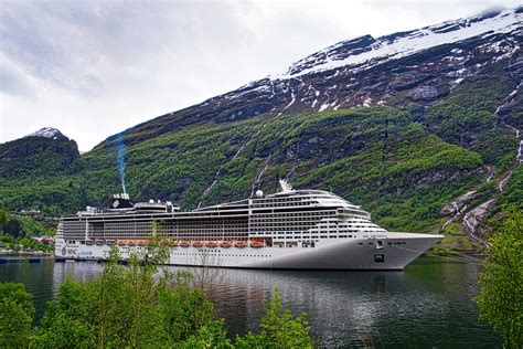 Haut 89+ imagen cruise ship geirangerfjord - fr.thptnganamst.edu.vn