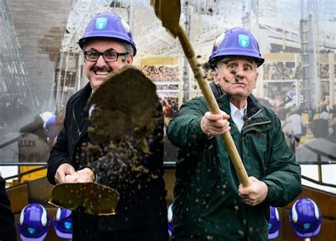 Pic of Vikings owner Zygi Wilf at new stadium’s ceremonial ...