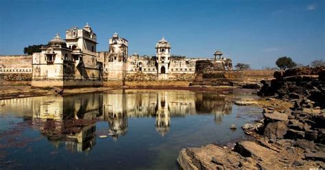 Backpacking Guide: Chittor - India Chalk