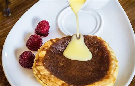 Bakewell Pudding In The Old Original Bakewell Pudding Shop | TasteAtlas | Recommended authentic ...