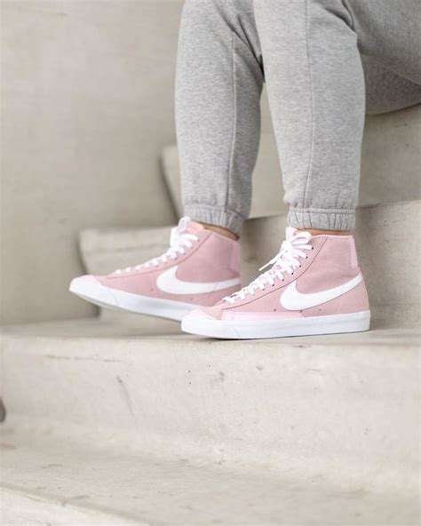 Nike Blazer Mid '77 Vintage Pink Foam/White. ... | Sneakers, Blazer mid 77 vintage, Nike blazer ...