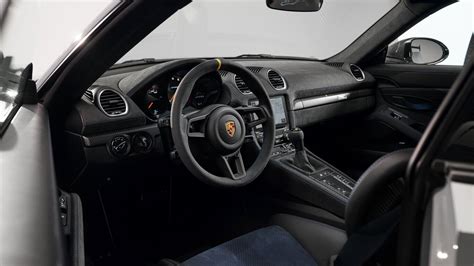 Interior and equipment - The new Porsche 718 Cayman GT4 RS