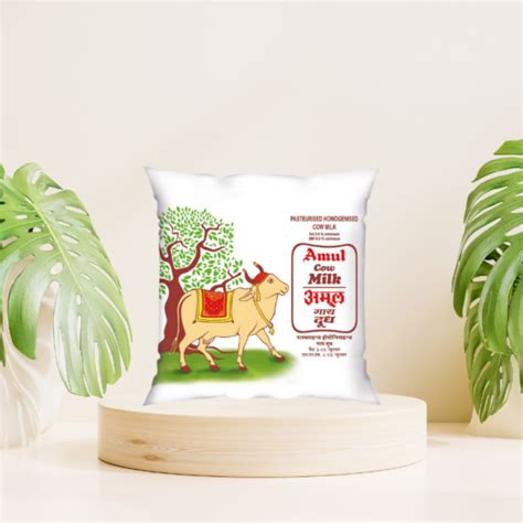 Amul Pasturised Cow Milk 500 ml Pouch - Banas Dairy