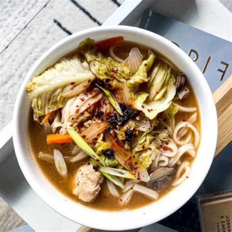 Healthy Kalguksu Recipe (Korean Chicken Noodle Soup) - Fitsianfoodlife