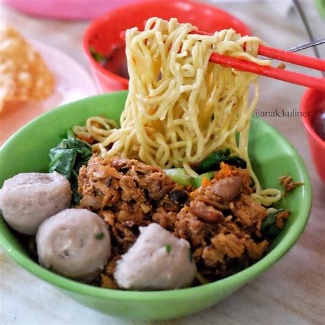 10 Mie Ayam Enak di Jakarta yang Pas Banget Dimakan Saat Musim Hujan | BukaReview