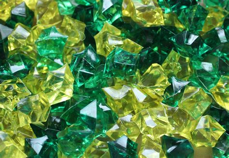 The benefits of green crystals - Living With The Moon