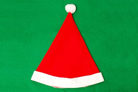 Santa Felt Hat | Kids' Crafts | Fun Craft Ideas | FirstPalette.com