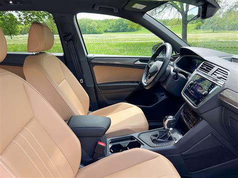 2023 Volkswagen Tiguan: 102 Interior Photos | U.S. News