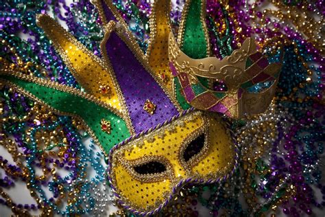 Go ahead and steal these awesome Mardi Gras mask ideas