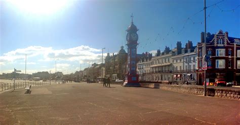 File:Weymouth Seafront.jpg - Wikimedia Commons