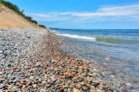 Pictured Rocks beaches: 7 Lake Superior beaches in Michigan in the UP's ...