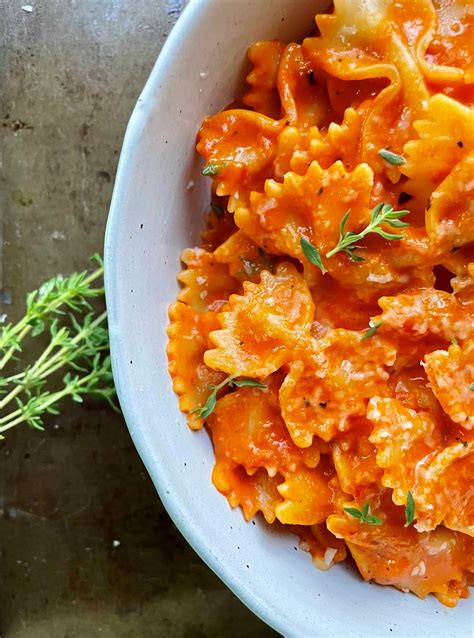 Roasted Red Bell Pepper Sauce Pasta - The Kitchen Docs