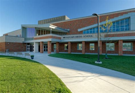 Middletown Middle School - Fanning Howey