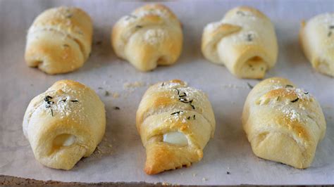 Easy Cheesy Rosemary Crescent Rolls Recipe - Pillsbury.com