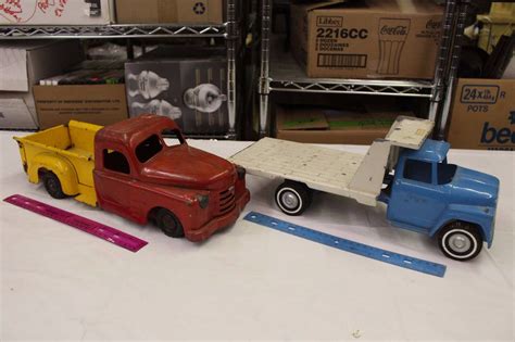 Vintage Toy Trucks(2)(ERTL& Structo)