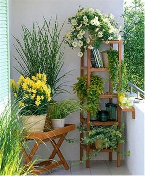 Incredible Small Balcony Garden Ideas(55) | Apartment balcony garden, Small balcony garden ...