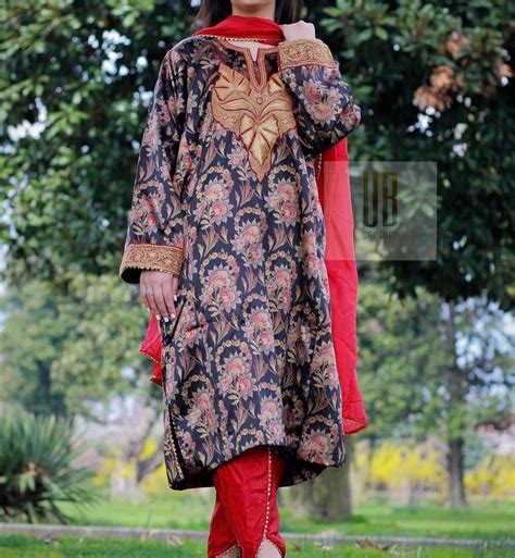 Latest Kashmiri Pheran Designs - Gyawun