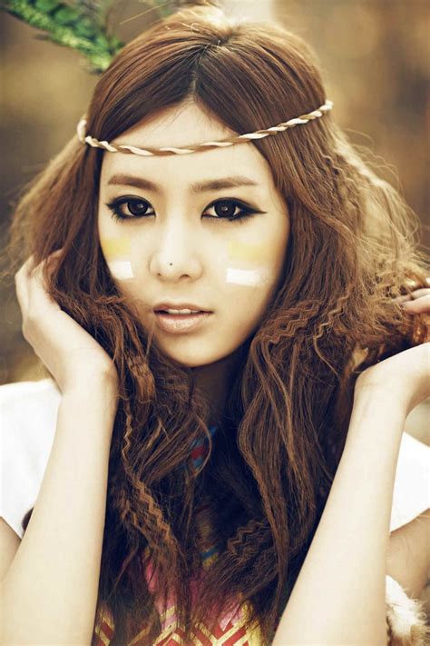 T-ara's Qri South Korean Girls, Korean Girl Groups, Frozen Rain, Lee Hyori, Bohemian Hairstyles ...