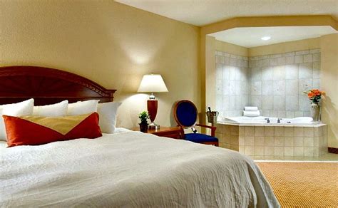 Hotel Rooms with Jacuzzi® Suites & Hot Tubs - Excellent Romantic Vacations