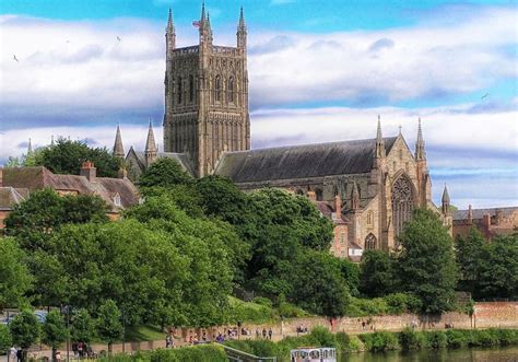 Worcester Cathedral, Heritage & History, Stained Glass, Guided Tours