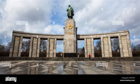 Soviet War Memorial, Berlin Stock Photo - Alamy