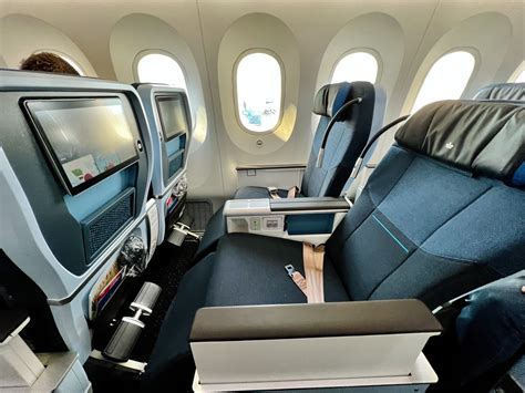 InsideLook: KLM Presents New Premium Comfort Cabin On Boeing 787-10 ...