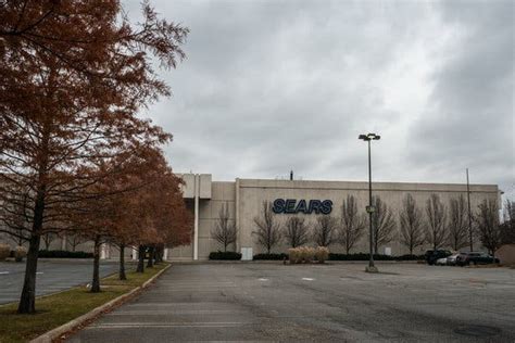 Scenes From Sears: 2 Locations Tell a Story of Struggle in a Tight ...