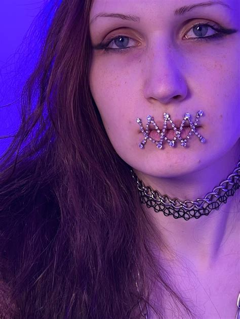 Got my mouth chained shut with piercings today! 10 piercings in a row :’) : r/piercing