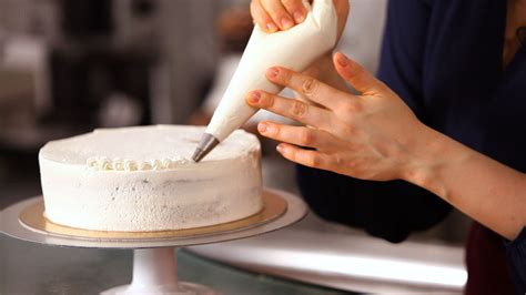 Cake Decorating with Fresh Cream Baking Class