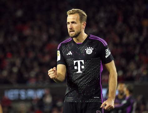 Kane stretches record scoring run in Bayern win over Cologne | Reuters