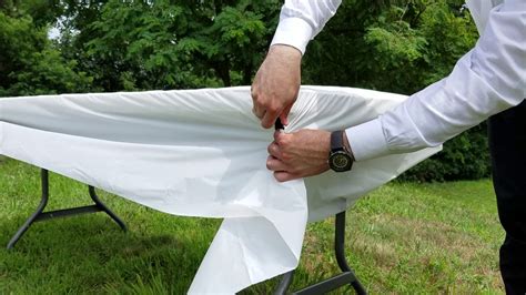 How to stop your table cloth from fyling away in the wind by BundlPak - YouTube