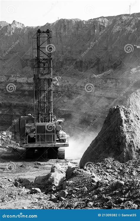 Coal Mining Equipment editorial photography. Image of industry - 21309382