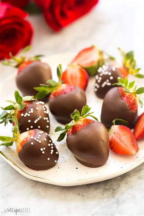 Easy Chocolate Covered Strawberries - The Recipe Rebel