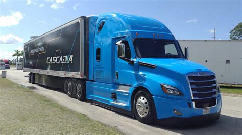 Freightliner Cascadia test drive: The star continues to shine brightly ...